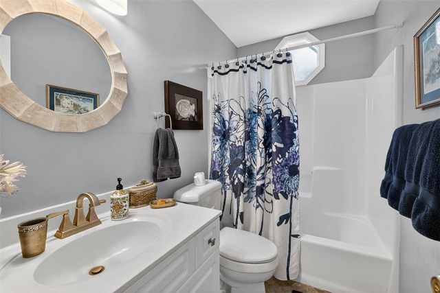 214 W Davis Cup Court, St Simons Island, GA 31522