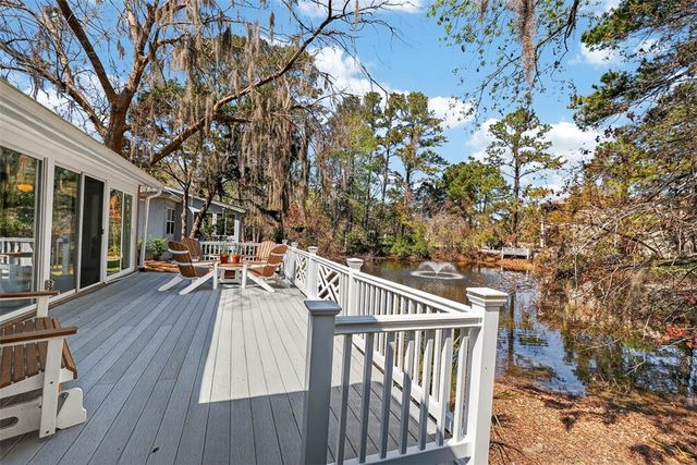 214 W Davis Cup Court, St Simons Island, GA 31522
