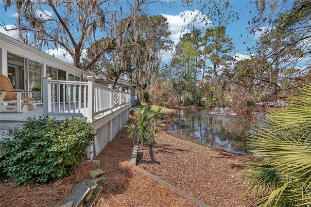 214 W Davis Cup Court, St Simons Island, GA 31522