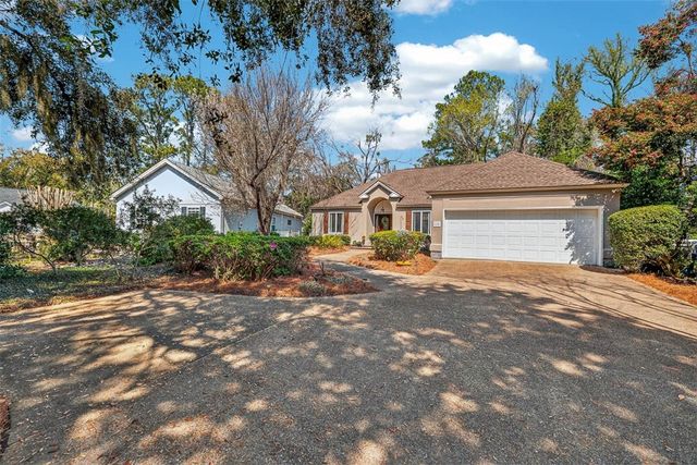 214 W Davis Cup Court, St Simons Island, GA 31522