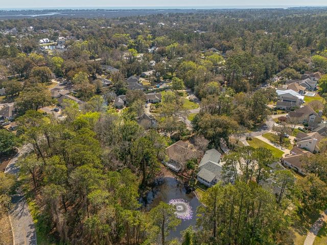 214 W Davis Cup Court, St Simons Island, GA 31522