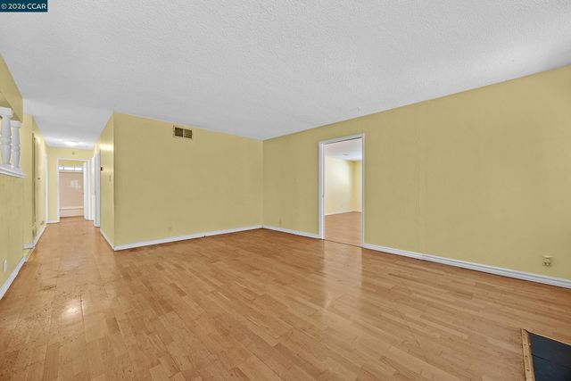 972 Tara Hills Dr, Pinole, CA 94564