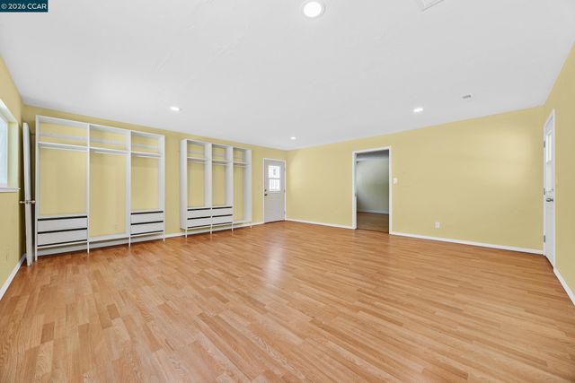972 Tara Hills Dr, Pinole, CA 94564