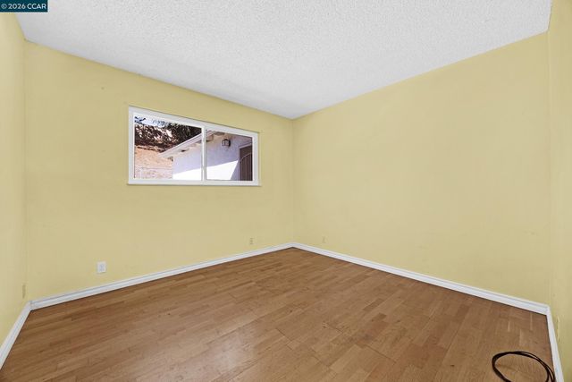 972 Tara Hills Dr, Pinole, CA 94564