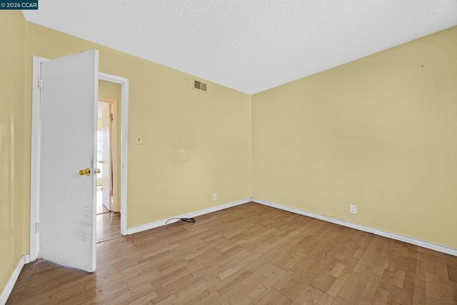 972 Tara Hills Dr, Pinole, CA 94564