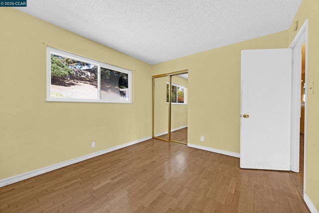 972 Tara Hills Dr, Pinole, CA 94564
