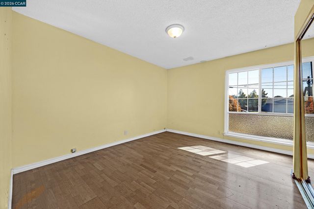 972 Tara Hills Dr, Pinole, CA 94564
