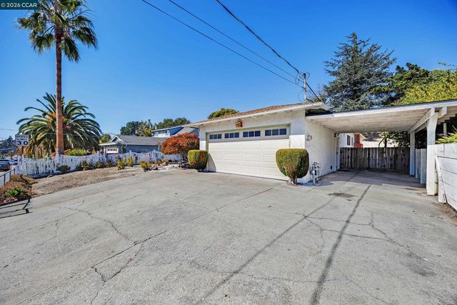 972 Tara Hills Dr, Pinole, CA 94564