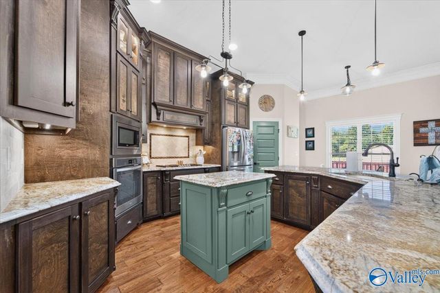 2950 Old Big Cove Road SE, Owens Cross Roads, AL 35763
