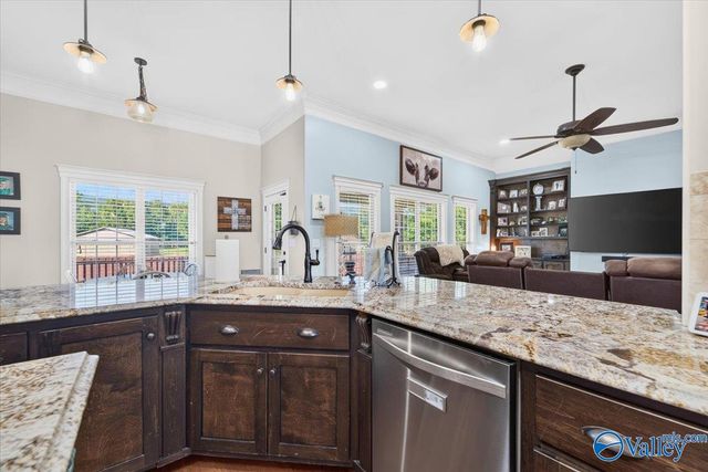 2950 Old Big Cove Road SE, Owens Cross Roads, AL 35763
