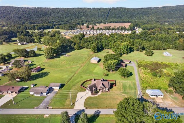 2950 Old Big Cove Road SE, Owens Cross Roads, AL 35763