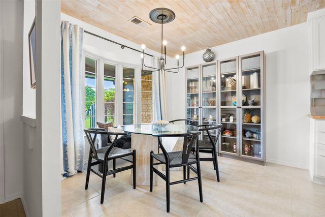 109 Hillside Drive W, Burleson, TX 76028