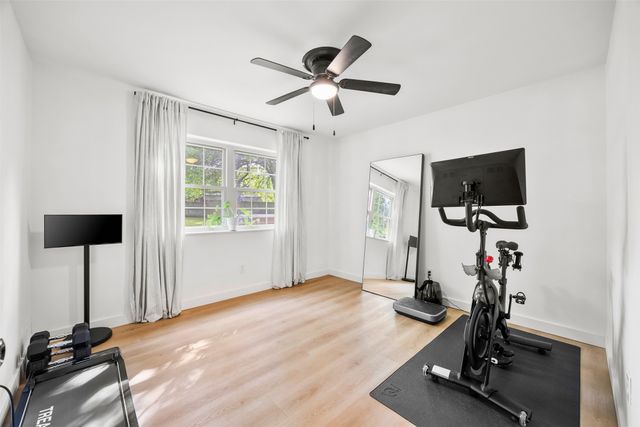 109 Hillside Drive W, Burleson, TX 76028