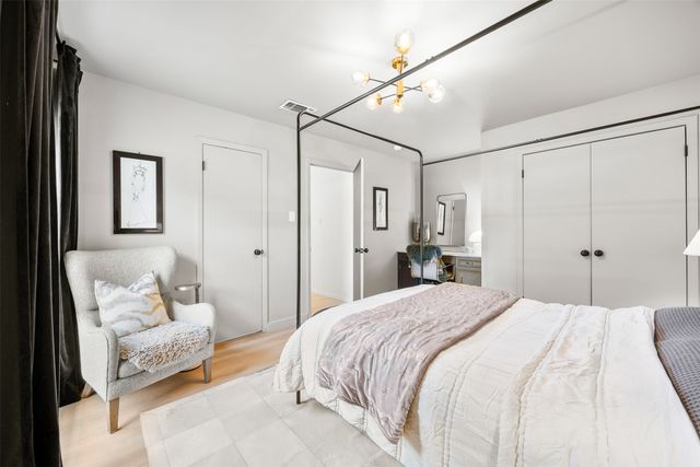 109 Hillside Drive W, Burleson, TX 76028