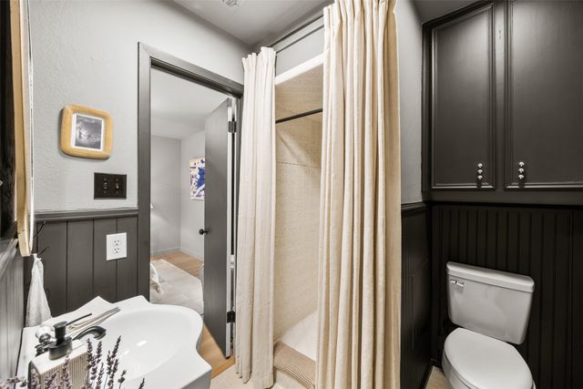 109 Hillside Drive W, Burleson, TX 76028