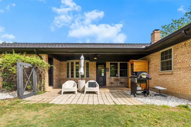 109 Hillside Drive W, Burleson, TX 76028