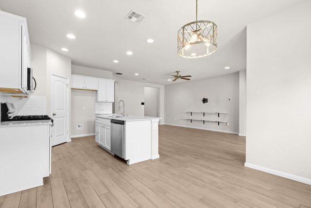 2205 Singletree BND, Georgetown, TX 78628