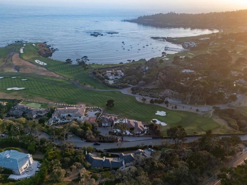 Image 3 of property listing at 3365 17 Mile Drive, Pebble Beach, CA 93953