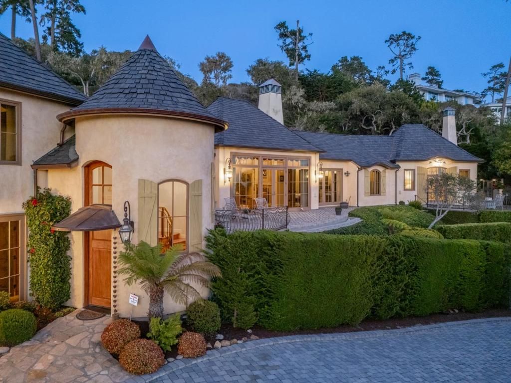Image 4 of property listing at 3365 17 Mile Drive, Pebble Beach, CA 93953