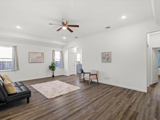 86 Tremont Street, Cleburne, TX 76031