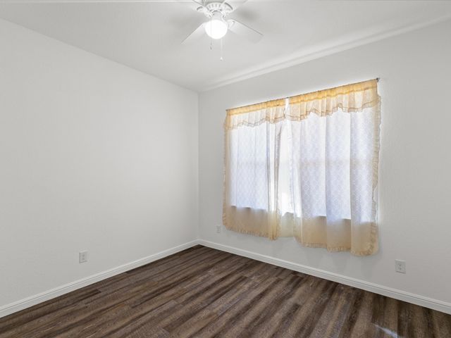 86 Tremont Street, Cleburne, TX 76031