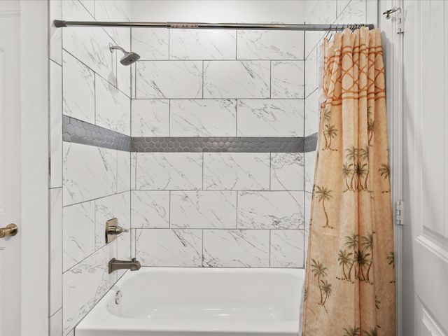 86 Tremont Street, Cleburne, TX 76031