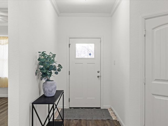 86 Tremont Street, Cleburne, TX 76031