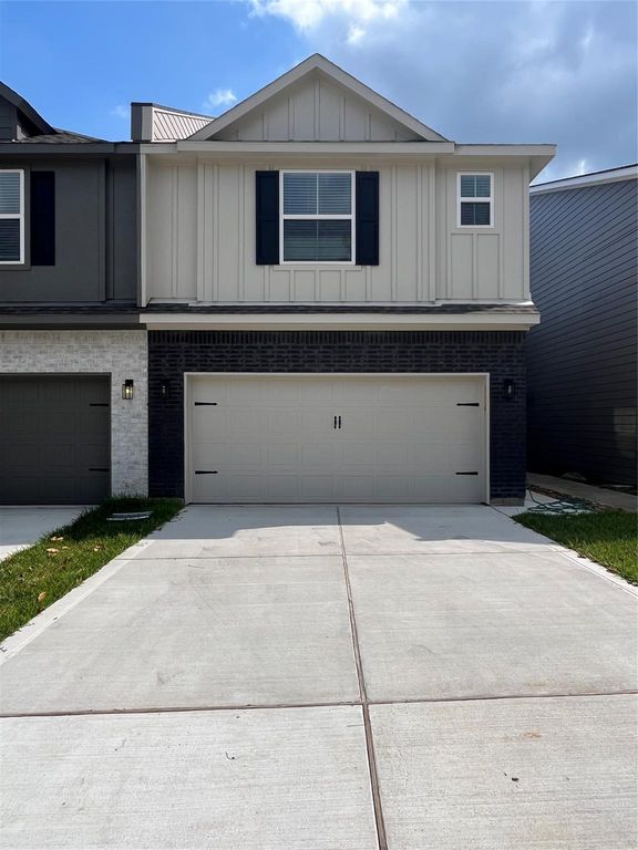 114 Capetown Circle, Conroe, TX 77356