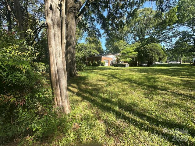 4301 The Plaza, Charlotte, NC 28205