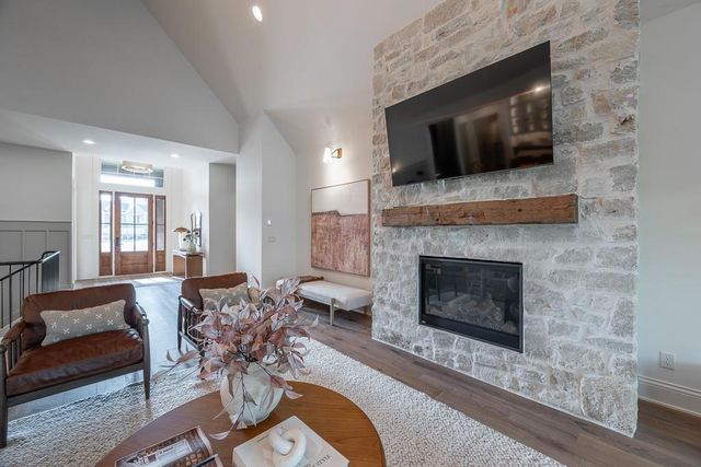 25384 W 107th Terrace, Olathe, KS 66061