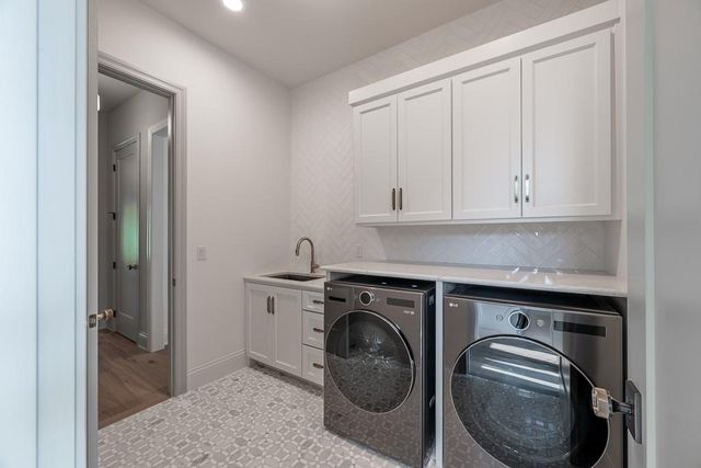25384 W 107th Terrace, Olathe, KS 66061
