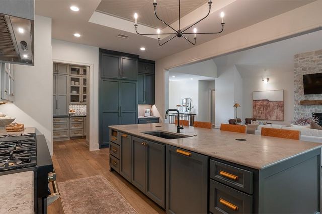 25384 W 107th Terrace, Olathe, KS 66061