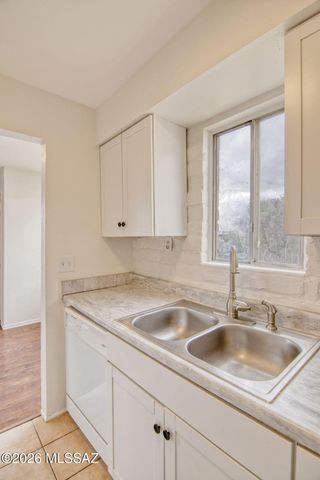 6717 E Calle La Paz Unit D, Tucson, AZ 85715