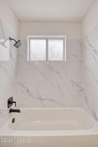 6717 E Calle La Paz Unit D, Tucson, AZ 85715