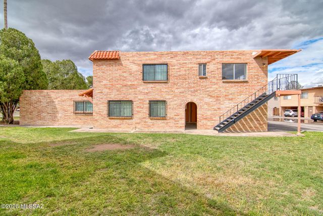 6717 E Calle La Paz Unit D, Tucson, AZ 85715