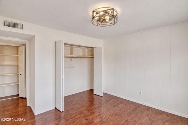 6717 E Calle La Paz Unit D, Tucson, AZ 85715