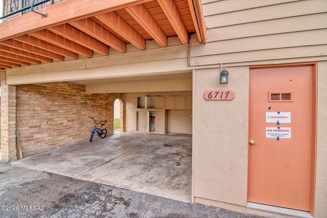 6717 E Calle La Paz Unit D, Tucson, AZ 85715