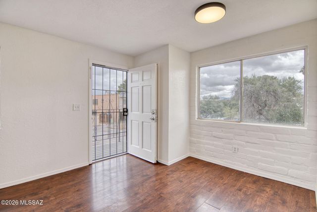 6717 E Calle La Paz Unit D, Tucson, AZ 85715