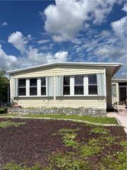 775 Knotty Pine CIR, North Fort Myers, FL 33917