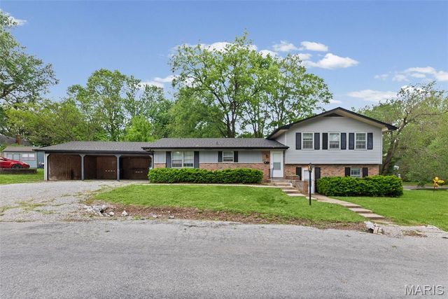 7440 W C Street, Belleville, IL 62223