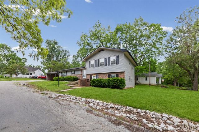 7440 W C Street, Belleville, IL 62223