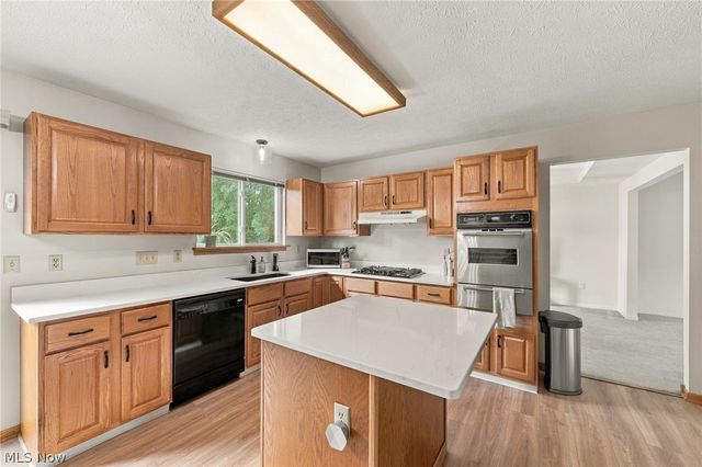 2826 Aaron Drive, Medina, OH 44256