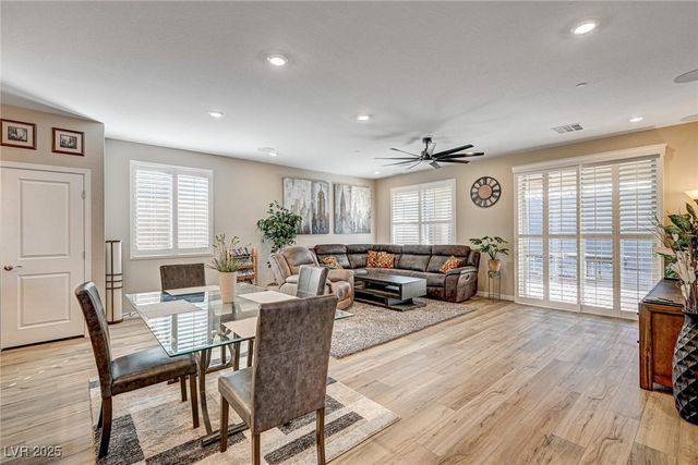 10255 Crimson Currant Street, Las Vegas, NV 89143