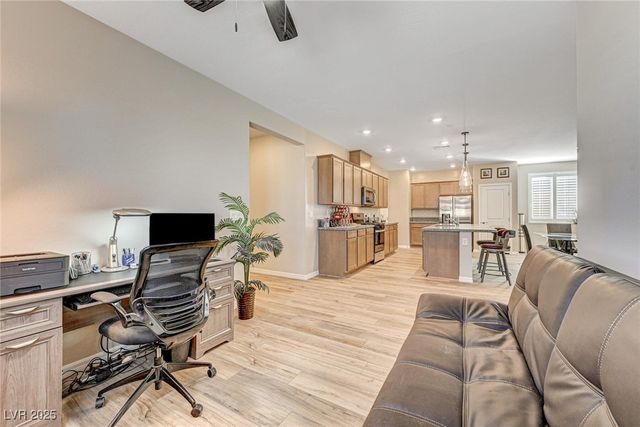 10255 Crimson Currant Street, Las Vegas, NV 89143