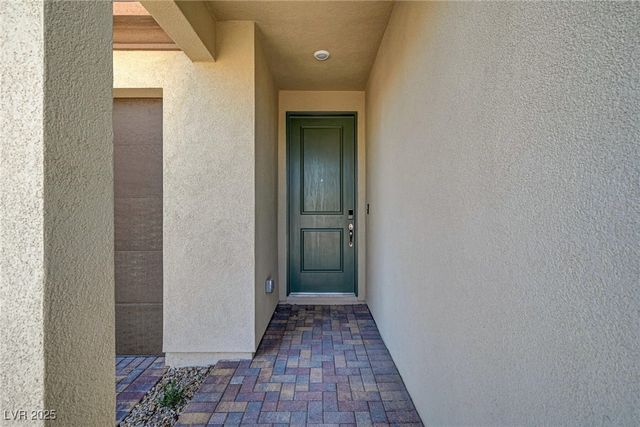 10255 Crimson Currant Street, Las Vegas, NV 89143