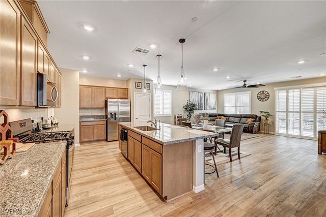 10255 Crimson Currant Street, Las Vegas, NV 89143