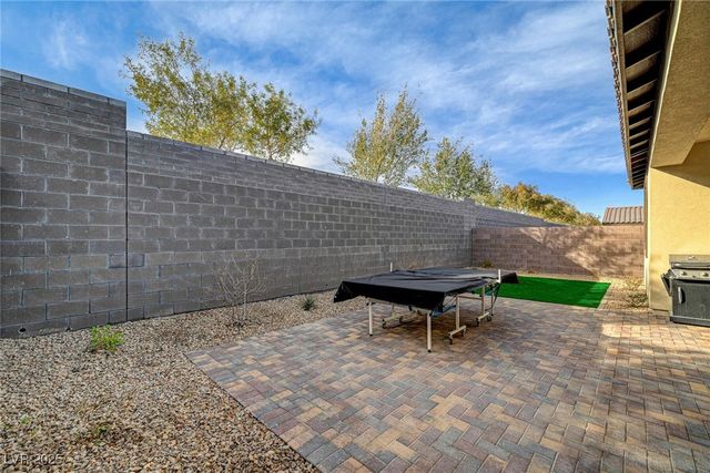 10255 Crimson Currant Street, Las Vegas, NV 89143