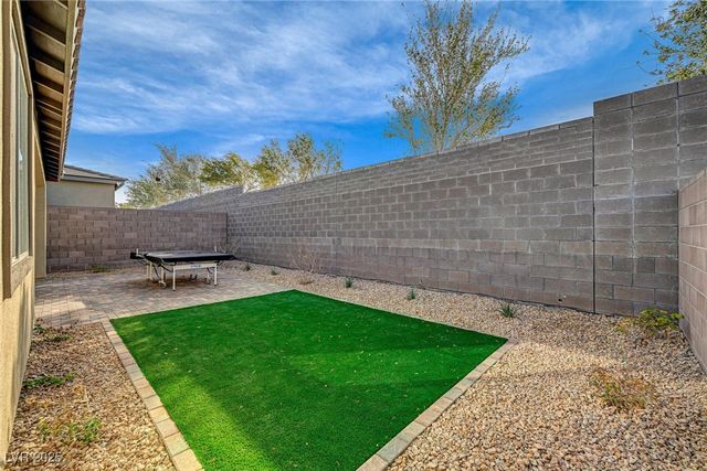 10255 Crimson Currant Street, Las Vegas, NV 89143