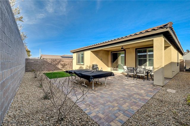 10255 Crimson Currant Street, Las Vegas, NV 89143