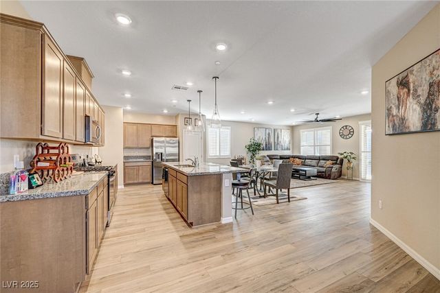 10255 Crimson Currant Street, Las Vegas, NV 89143